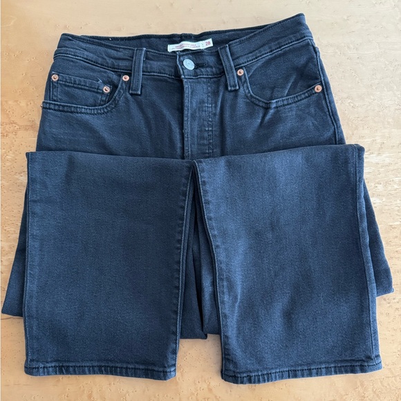 Levi's Ribcage Straight Leg Jeans in Charcoal - Picture 6 of 6